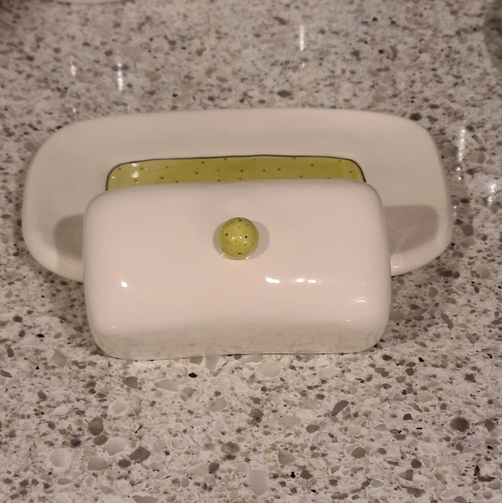 Rae Dunn RARE covered butter dish Not Magenta